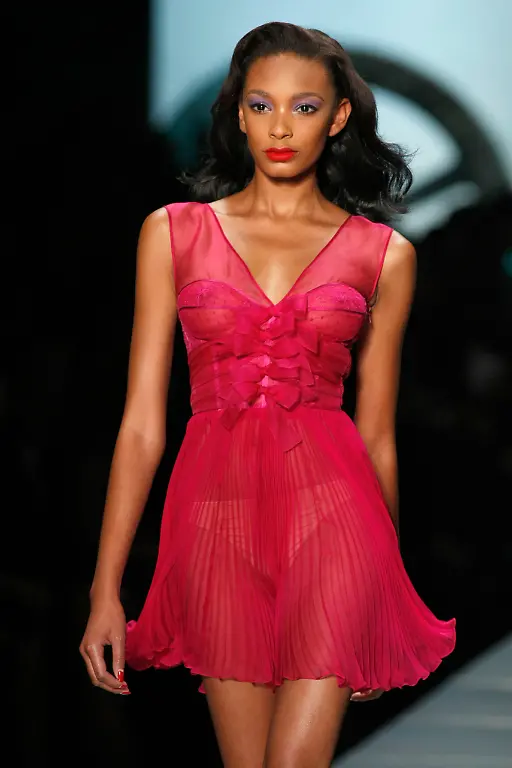 FRANCE-FASHION-XLE124-jpg3879861199175568516