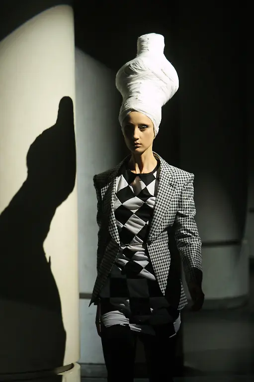 FRANCE-FASHION-PAR108-jpg1020886528425523933