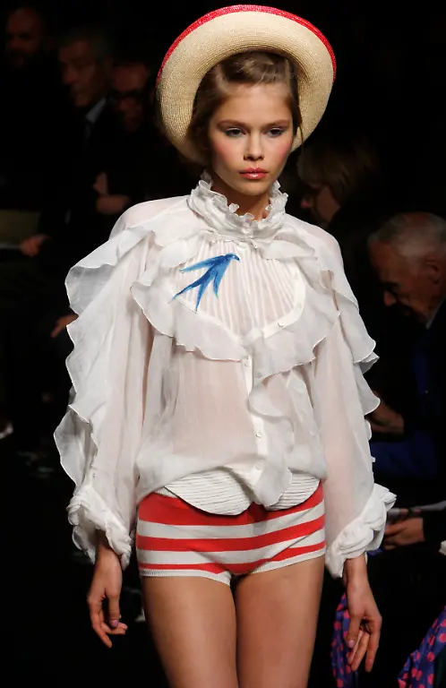 FRANCE-FASHION-MEU105-jpg8730323210831013506