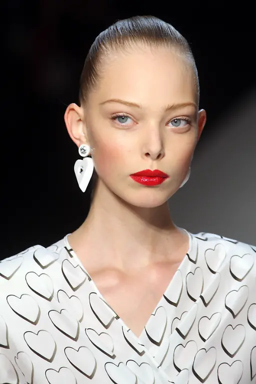 FRANCE-FASHION-PAR140-jpg538176913665185798