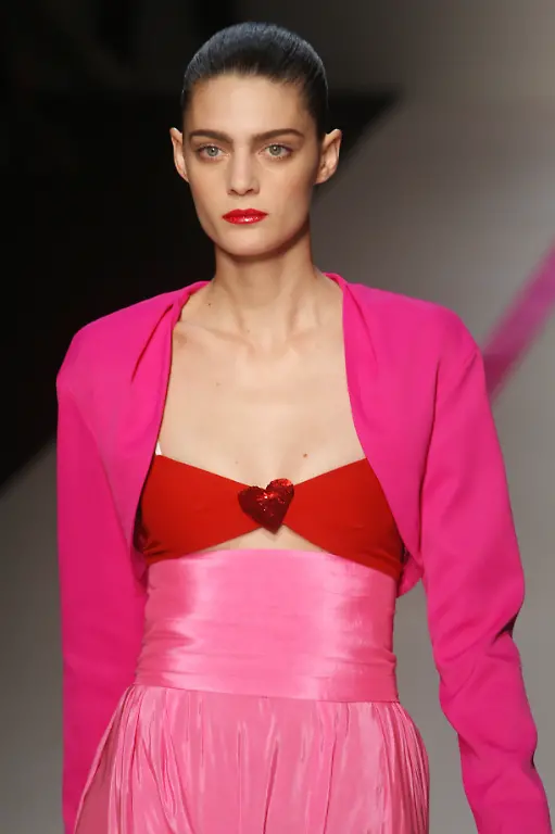 FRANCE-FASHION-PAR143-jpg4483576321733198800