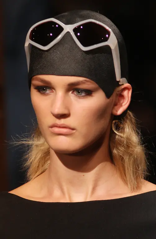 FRANCE-FASHION-MEU112-jpg5653659948441554377