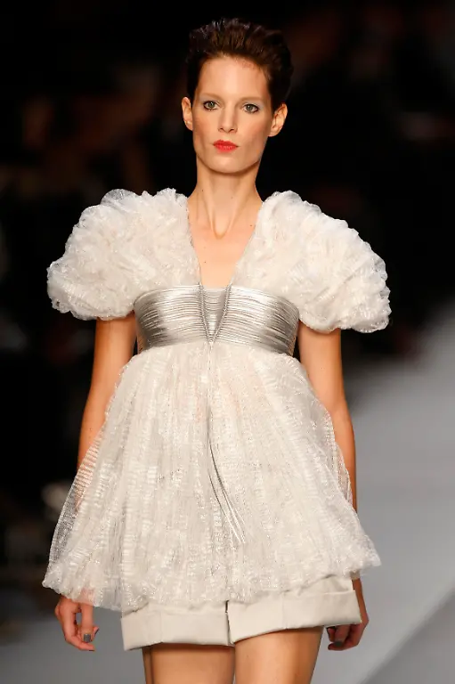 JNA10-FRANCE-FASHION-1004-11-JPG2719424907554198917