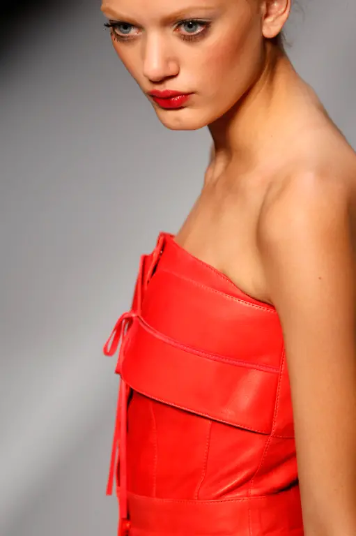 JNA09-FRANCE-FASHION-1004-11-JPG589170195501932782