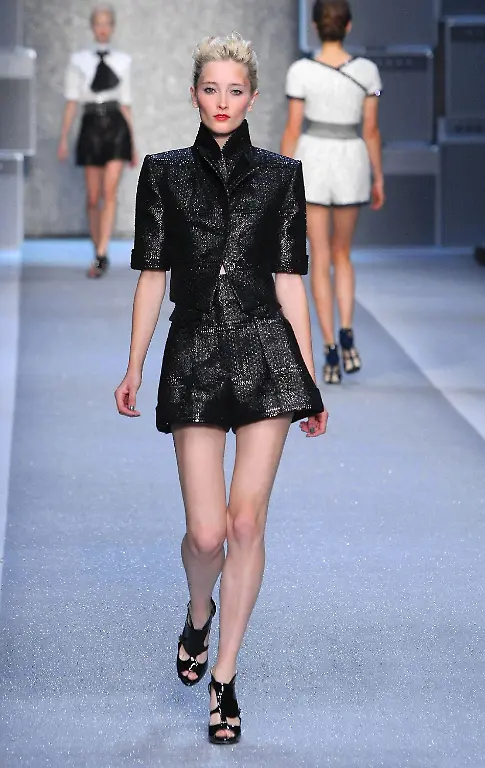 2msf1431-jpg5375943215539202662