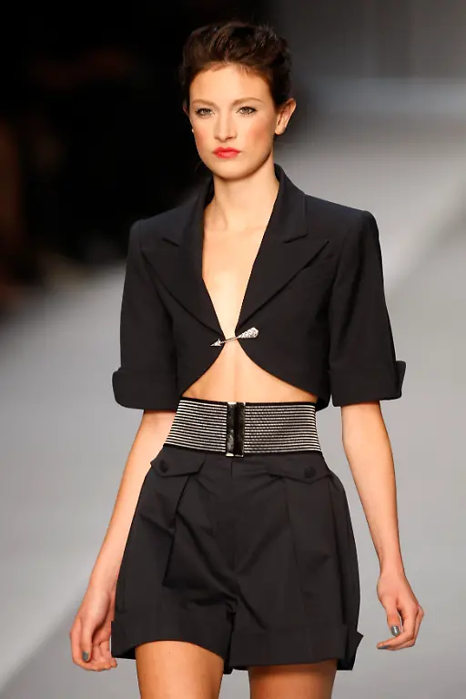 JNA08-FRANCE-FASHION-1004-11-JPG1531929568995244092