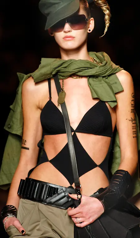 FRANCE-FASHION-XJB124-jpg6925864172245449141