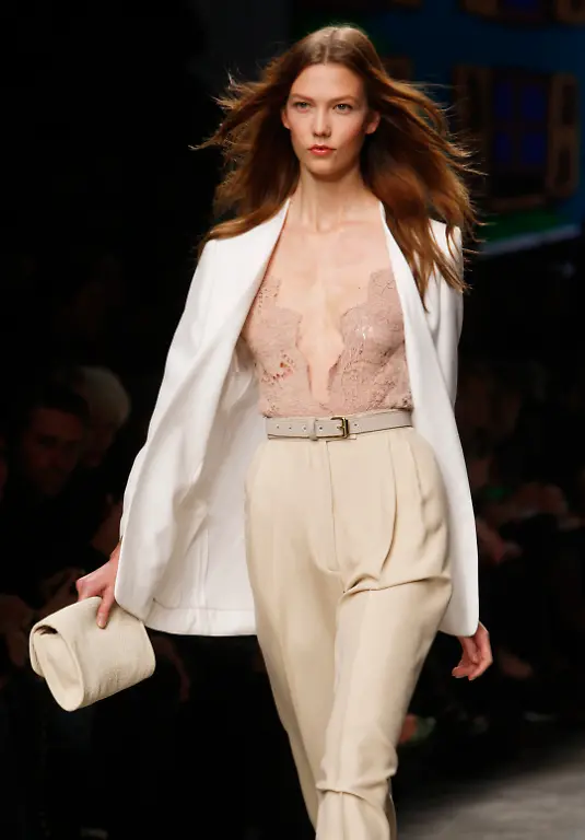 FRANCE-FASHION-PAR106-jpg4159429617570948954