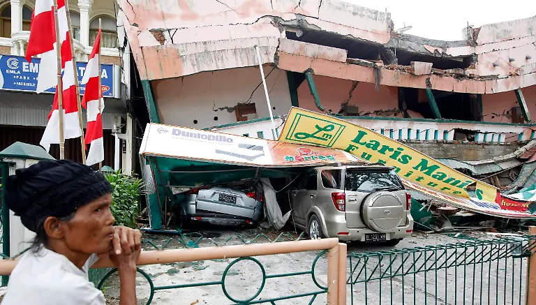 PAD905-INDONESIA-EARTHQUAKE-1001-11-JPG1271820080156532619