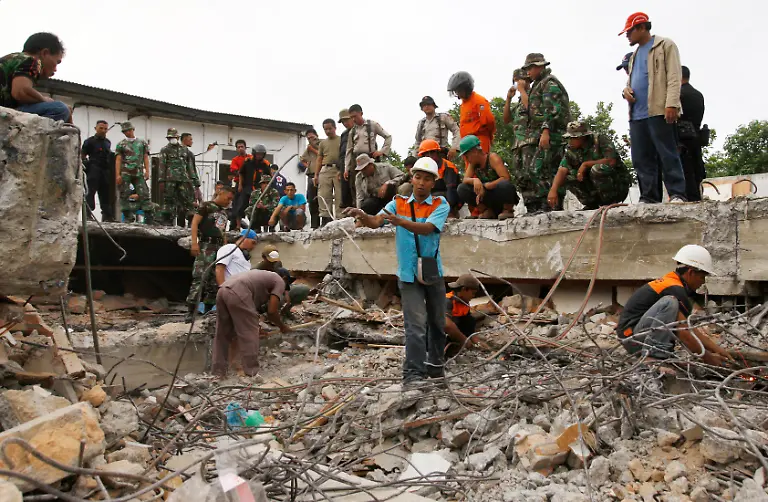 Indonesia-Earthquake-AI117-jpg4209368135007694379