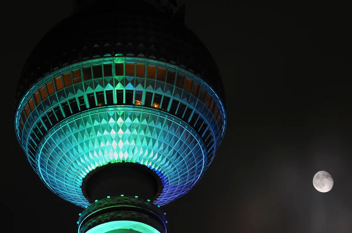 fernsehturm-mond