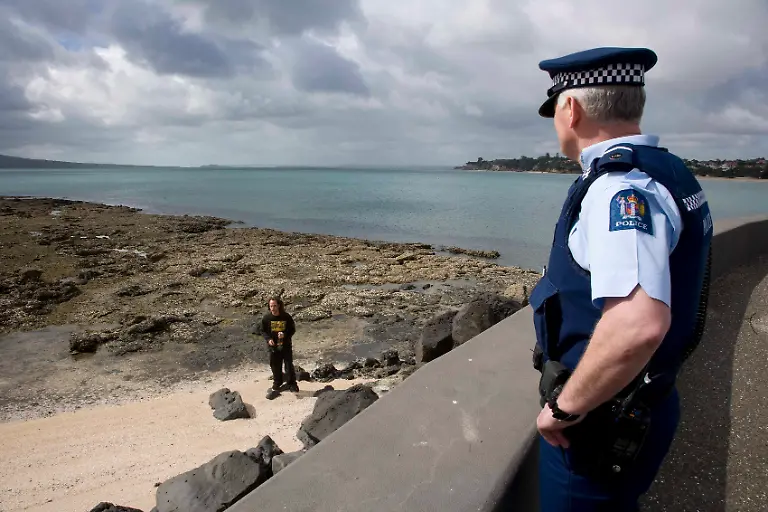 AUC03-QUAKE-PACIFIC-0930-11-JPG2052826593644679011