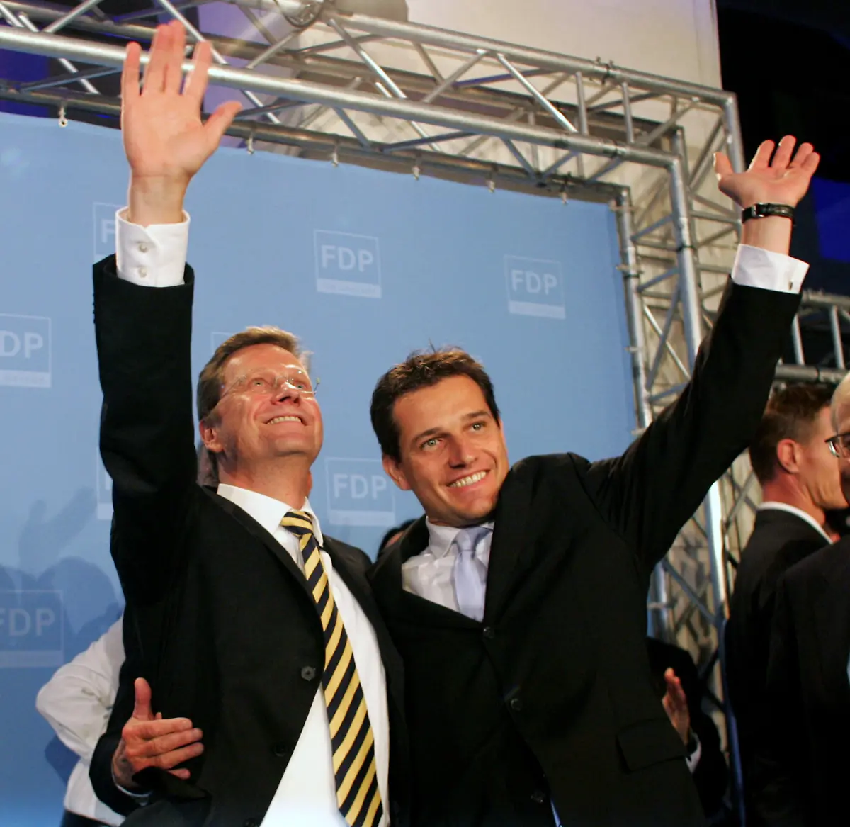 2mn80825-jpg6045250960623121134