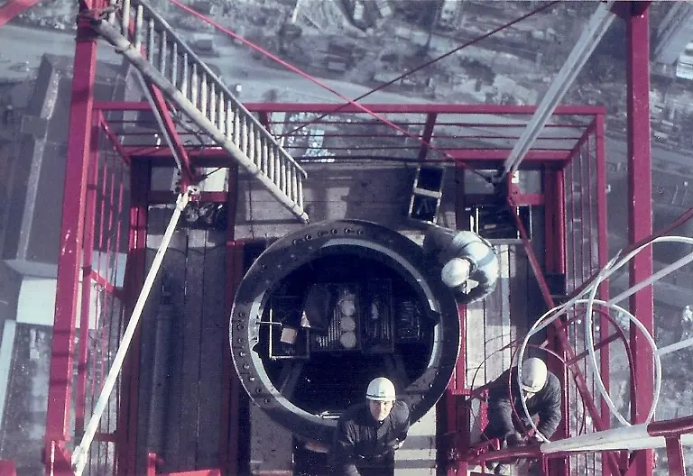 antennekopf-mit-arbeitsbuehne