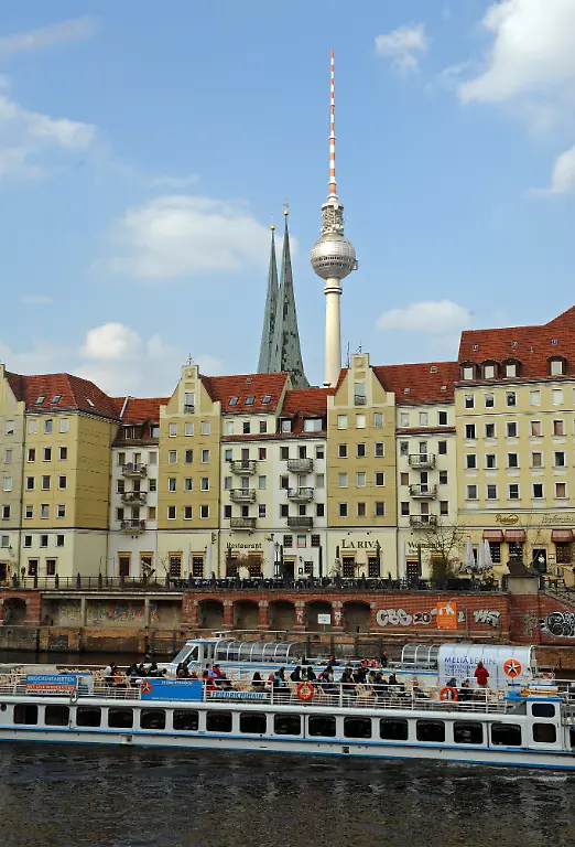 fernsehturm-nikolaiviertel