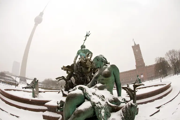 neptunbrunnen-winter