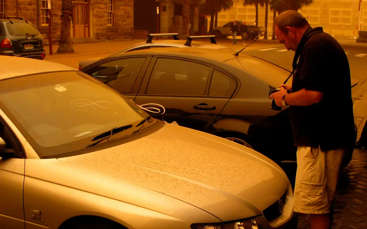 Australia-Dust-Storm-XRG107-jpg1076304888783195969