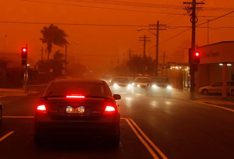 Australia-Dust-Storm-XRG102-jpg5901708664379313200