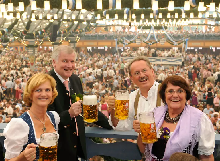 DEU-BY-Oktoberfest-CMN101-jpg5990211180288467654