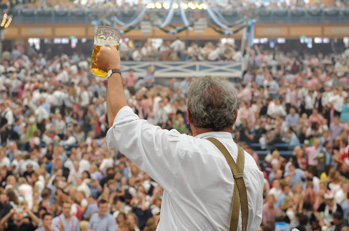 APTOPIX-DEU-BY-Oktoberfest-CMN105-jpg8891890952518609850