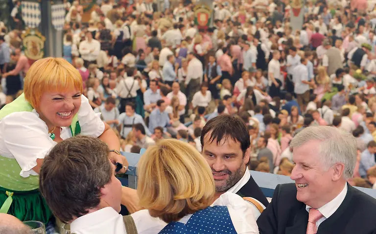 DEU-BY-Oktoberfest-CMN106-jpg4142669057922796943