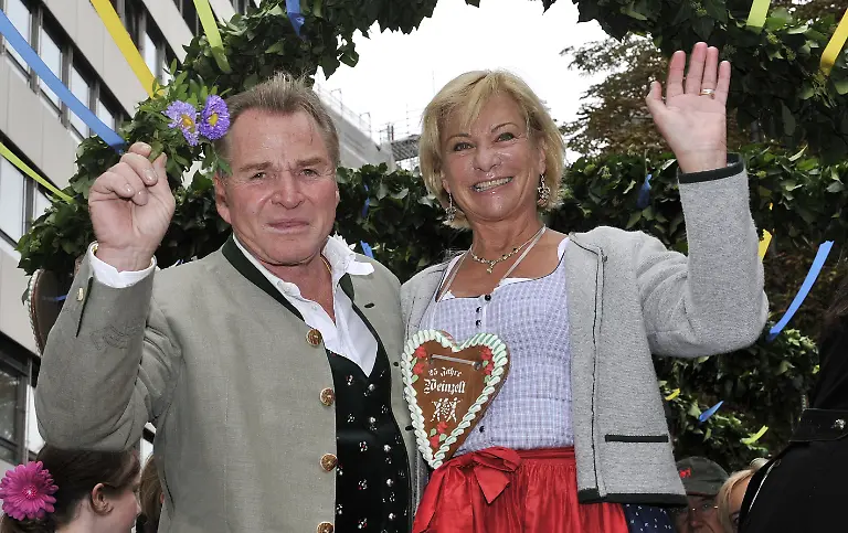 2mho1553-jpg7586709481394726110