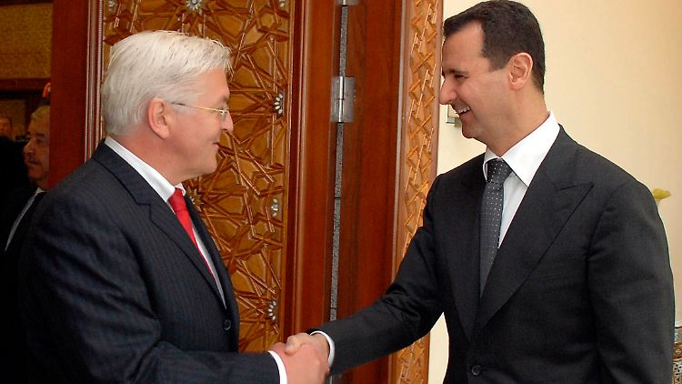 Der damalige deutsche Außenminister Frank Walter Steinmeier und Syriens Diktator Assad bei einem Treffen in Damaskus im Jahr 2009.