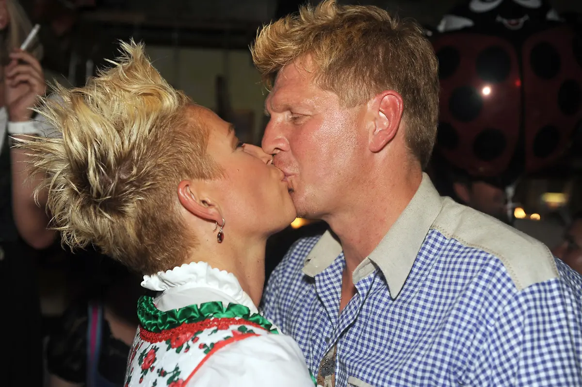 2mi95948-jpg6545683666379940905