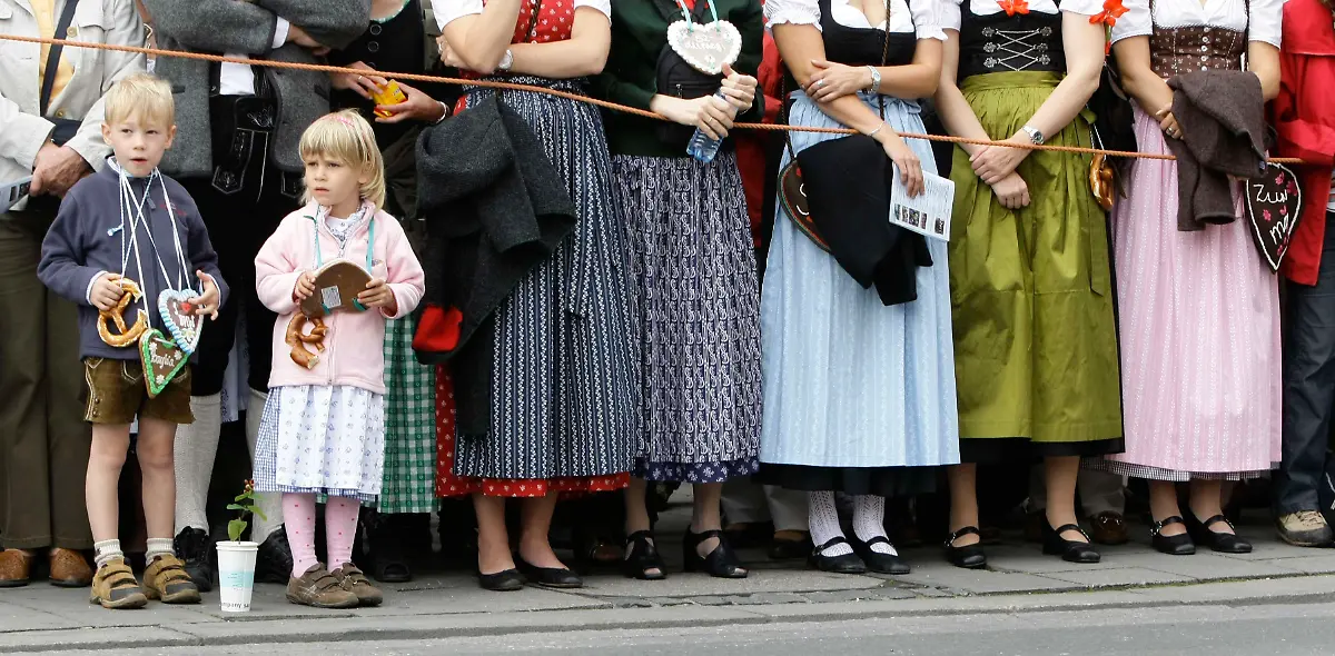 REH03-GERMANY-OKTOBERFEST-0920-03-JPG4115362635688489478