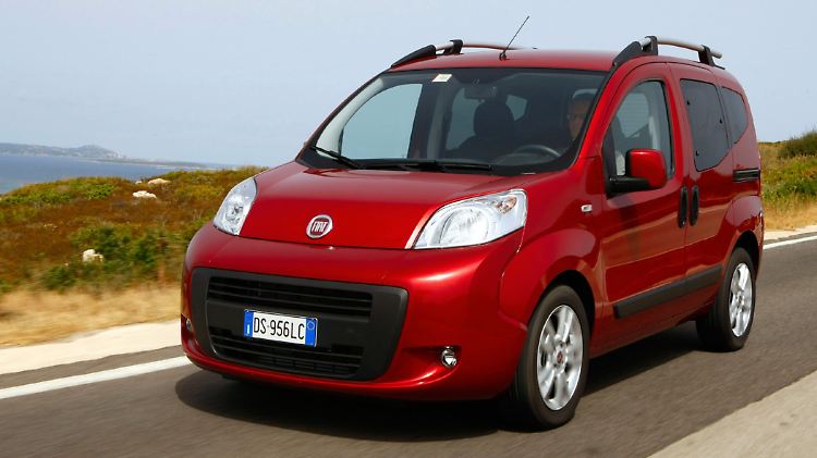 Wartet mit zwei Schiebetüren auf: der Fiat Qubo.