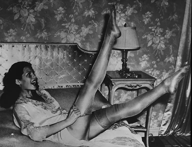 hayworth-nylonstruempfe