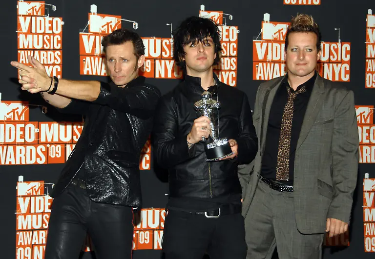 MTV-Video-Music-Awards-Press-Room-NYJC136-jpg7504903396582346077