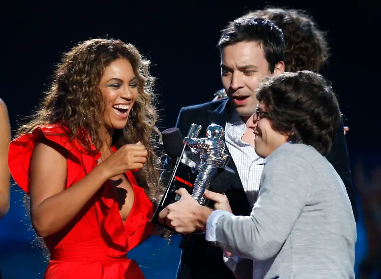 NYK184-MUSIC-MTV-0914-11-JPG5857220510459619686