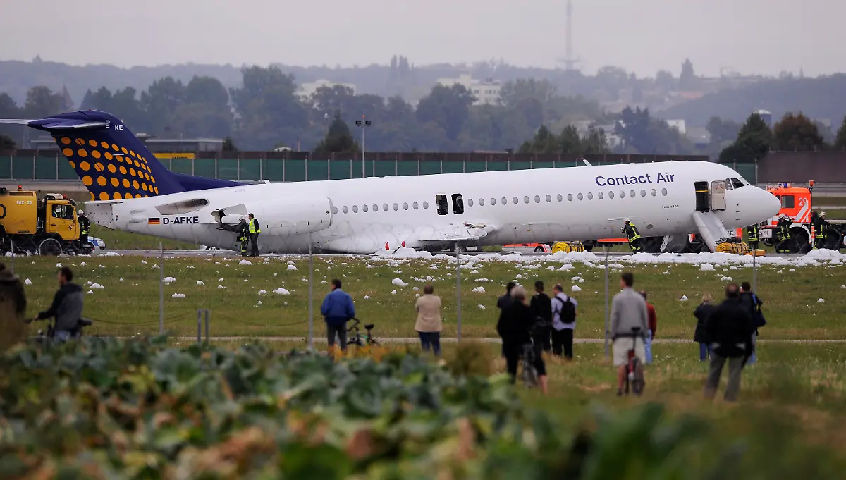 APTOPIX-Germany-Airport-Accident-MSTU102-jpg5506206348287057996