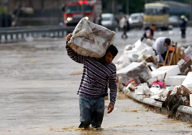 IST01-TURKEY-FLOODS-0909-11-JPG6890969234613451636