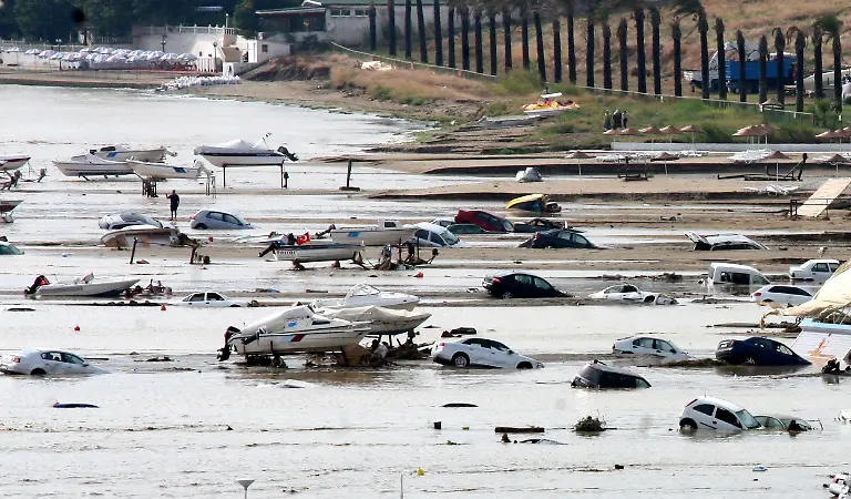 ANK05-TURKEY-DISASTER-0908-11-JPG2978572245914017014