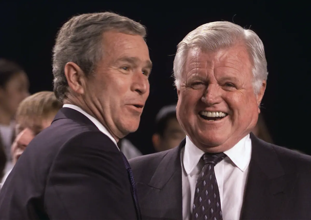 Obit-Ted-Kennedy-NYTK124-jpg6789985472054508003