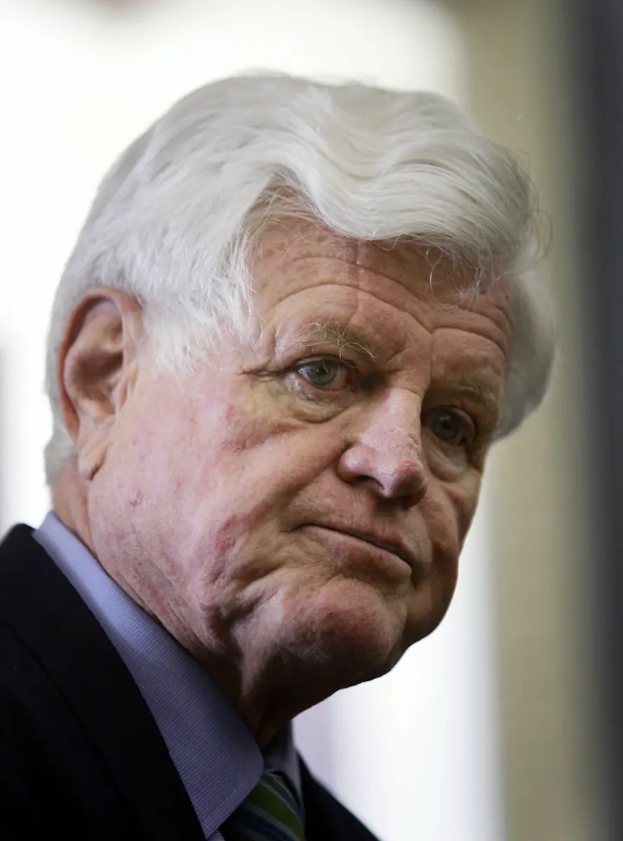 Obit-Ted-Kennedy-NYTK102-jpg2049249164586898015