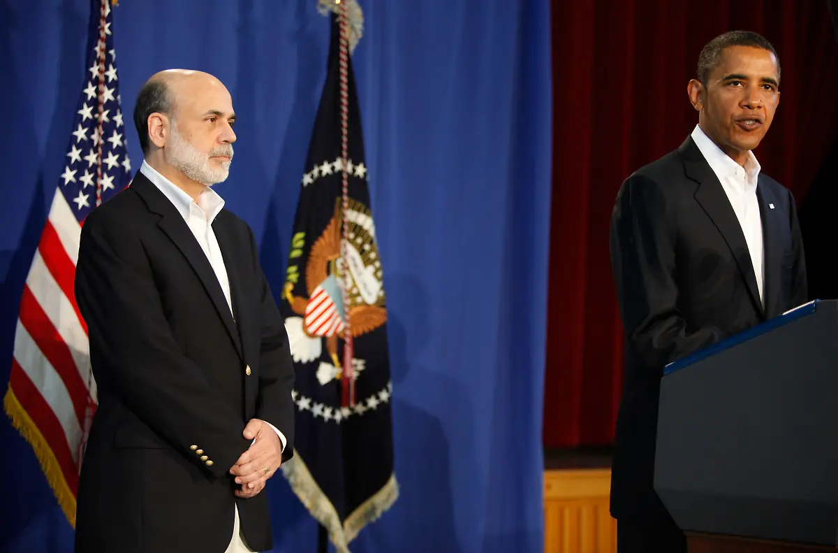 Obama-Bernanke-MASS101-jpg5265543239544487790