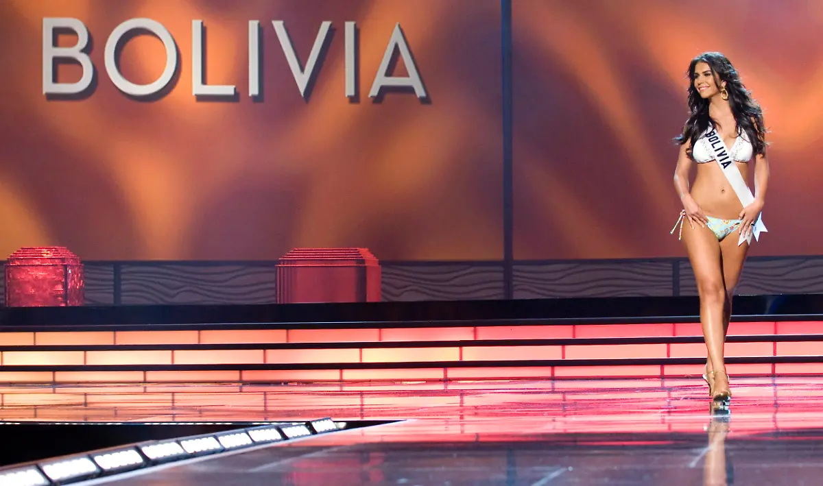 MUO014-MISSUNIVERSE-0817-11-JPG5636138352369927360