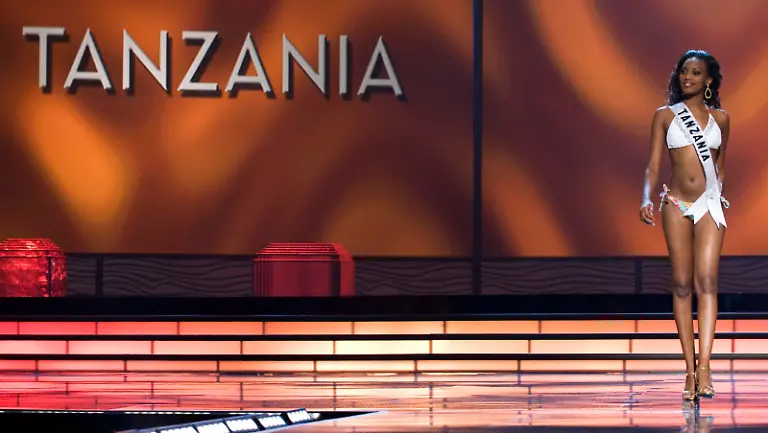 MUO081-MISSUNIVERSE-0817-11-JPG5759601624731623898