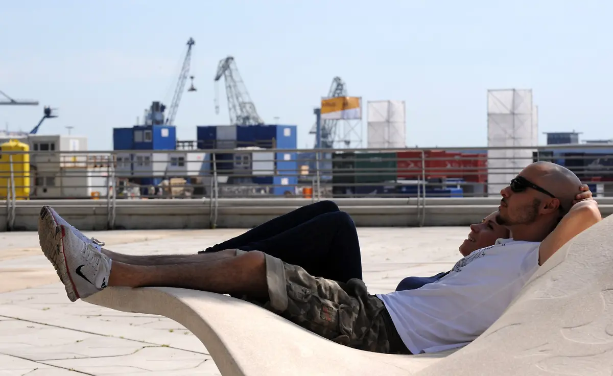 2lx35201-jpg4495776323390407537