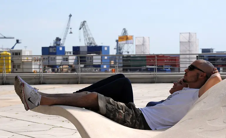 2lx35201-jpg4495776323390407537