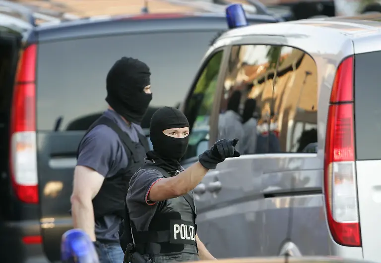 2lwk4916-jpg441718294892052128