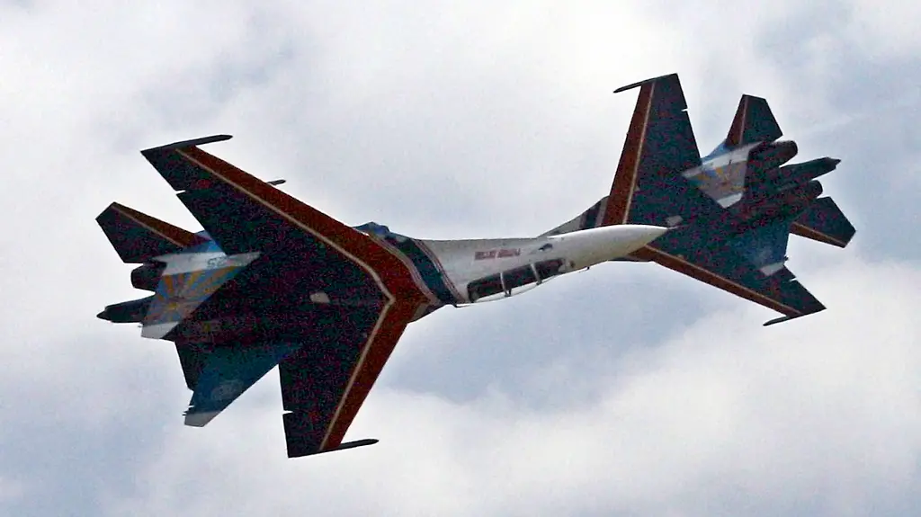 RUSSIA-JETS-COLLIDE-MOSB102-jpg7105981652753946172