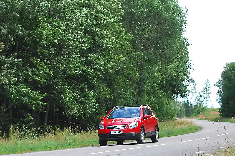 26-Nissan-Qashqai-2-21-07-2009-15-18-26