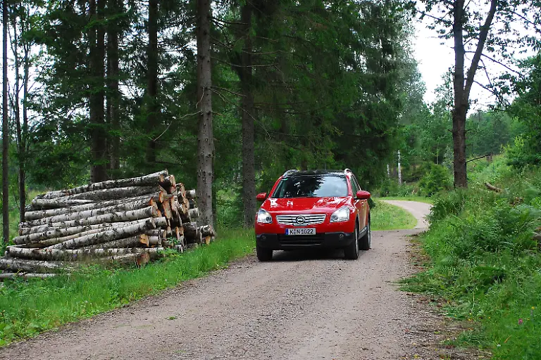 21-Nissan-Qashqai-2-21-07-2009-15-26-32