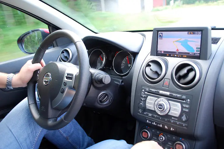 11-Nissan-Qashqai-2-21-07-2009-13-13-16