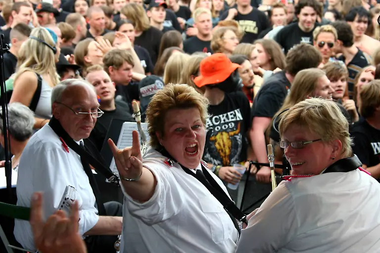 2lj82039-jpg6192022511021146563