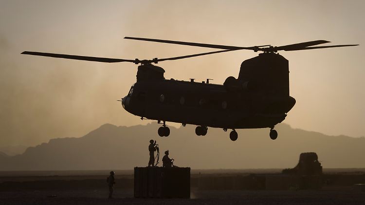 Ein Chinook-Helikopter am 9. Juni 2011 in Süd-Afghanistan.